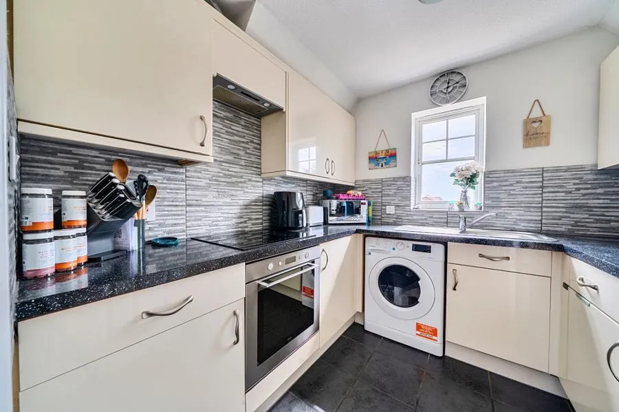 Hawthorne Close, Thatcham, RG18, photo 8