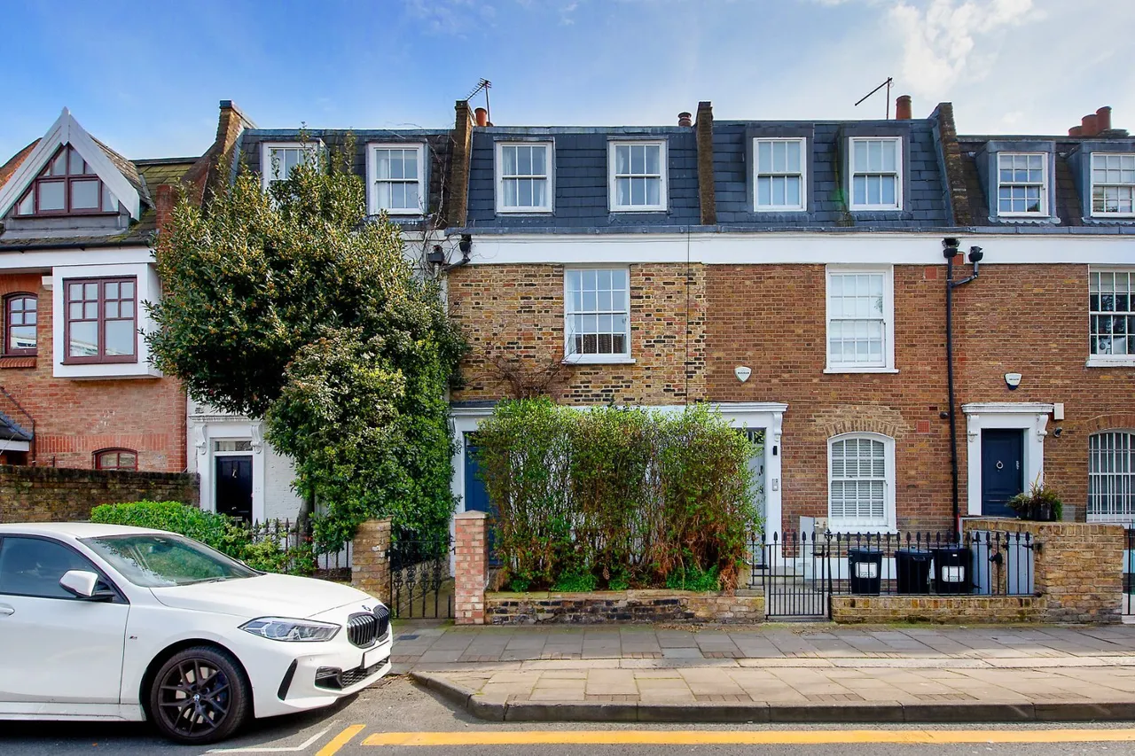 3 bed house for sale, Battersea Church Road, London, SW11