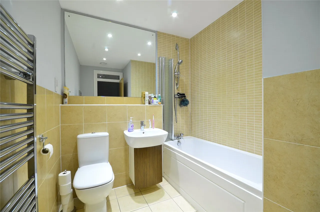 Maple Dell, Lower Dene, RH19, photo 9