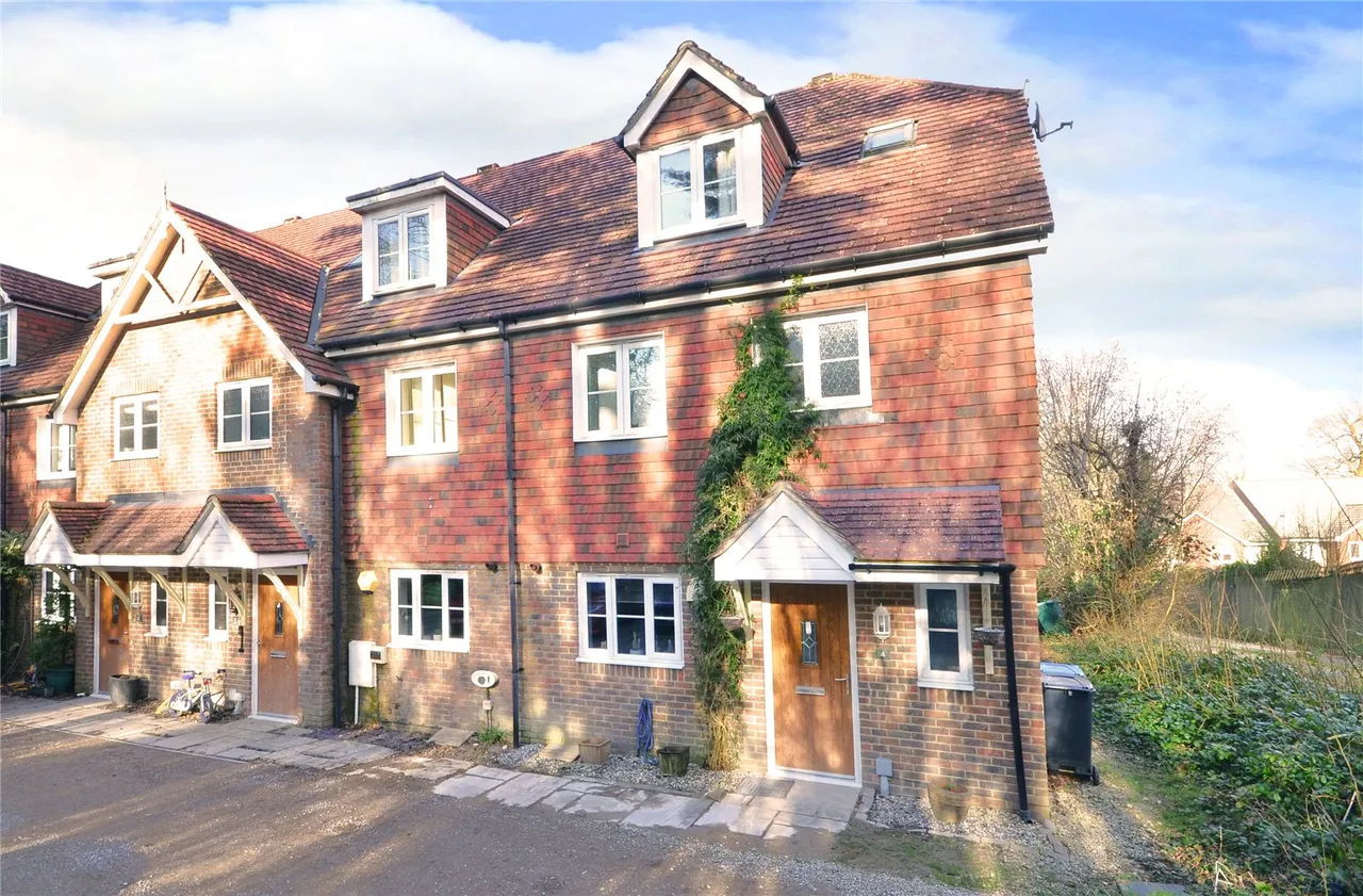 Maple Dell, Lower Dene, RH19, photo 14
