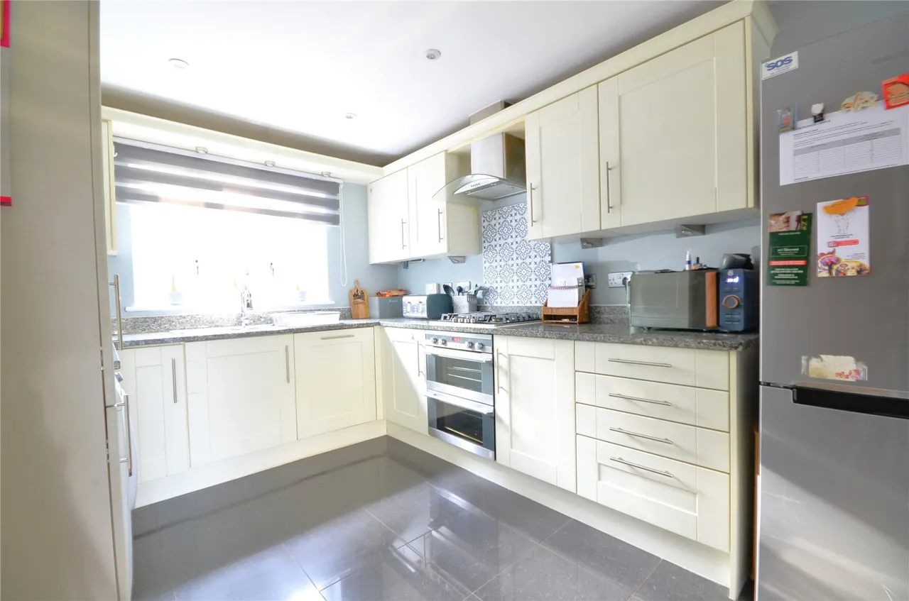 Maple Dell, Lower Dene, RH19, photo 11