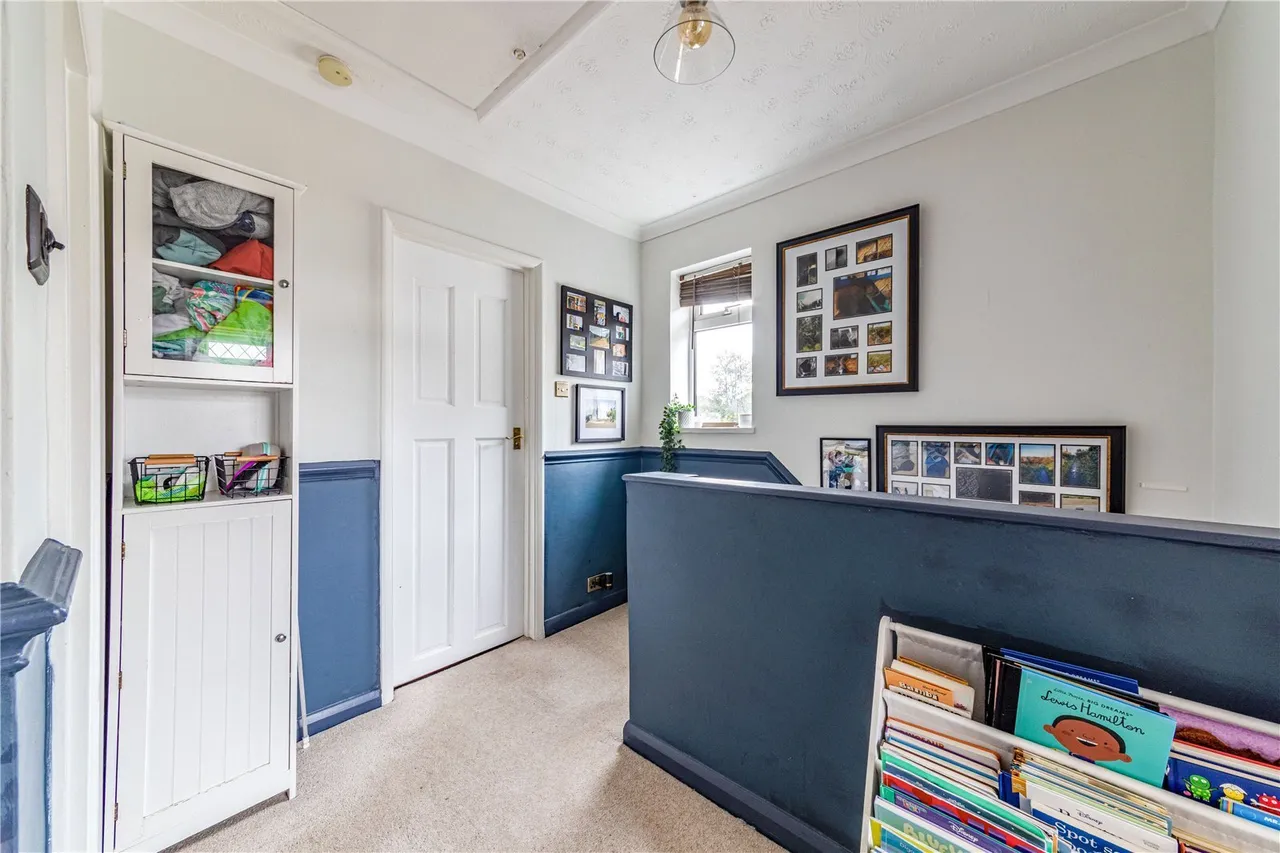 Tewkesbury Close, Byfleet, photo 26