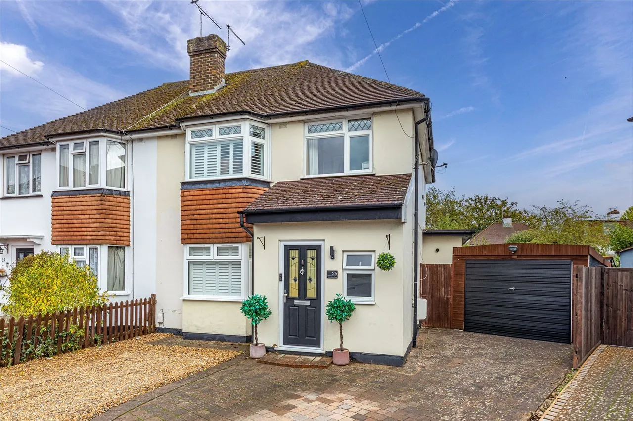 3 bed house for sale, Tewkesbury Close, Byfleet