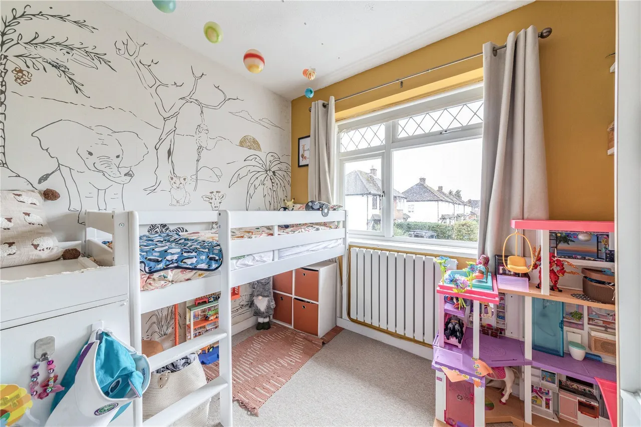 Tewkesbury Close, Byfleet, photo 22