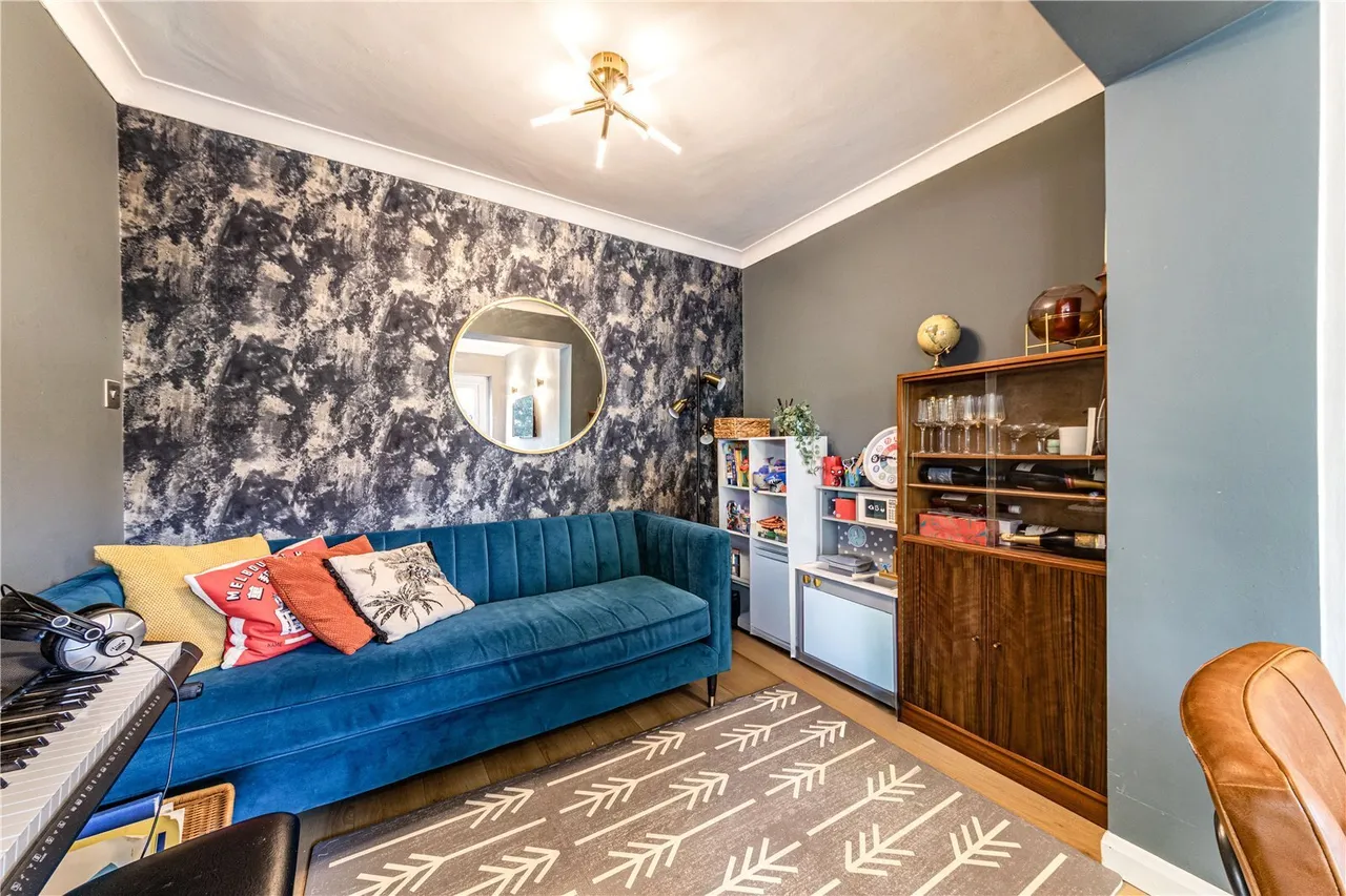Tewkesbury Close, Byfleet, photo 10