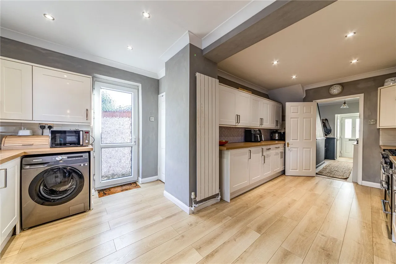 Tewkesbury Close, Byfleet, photo 6