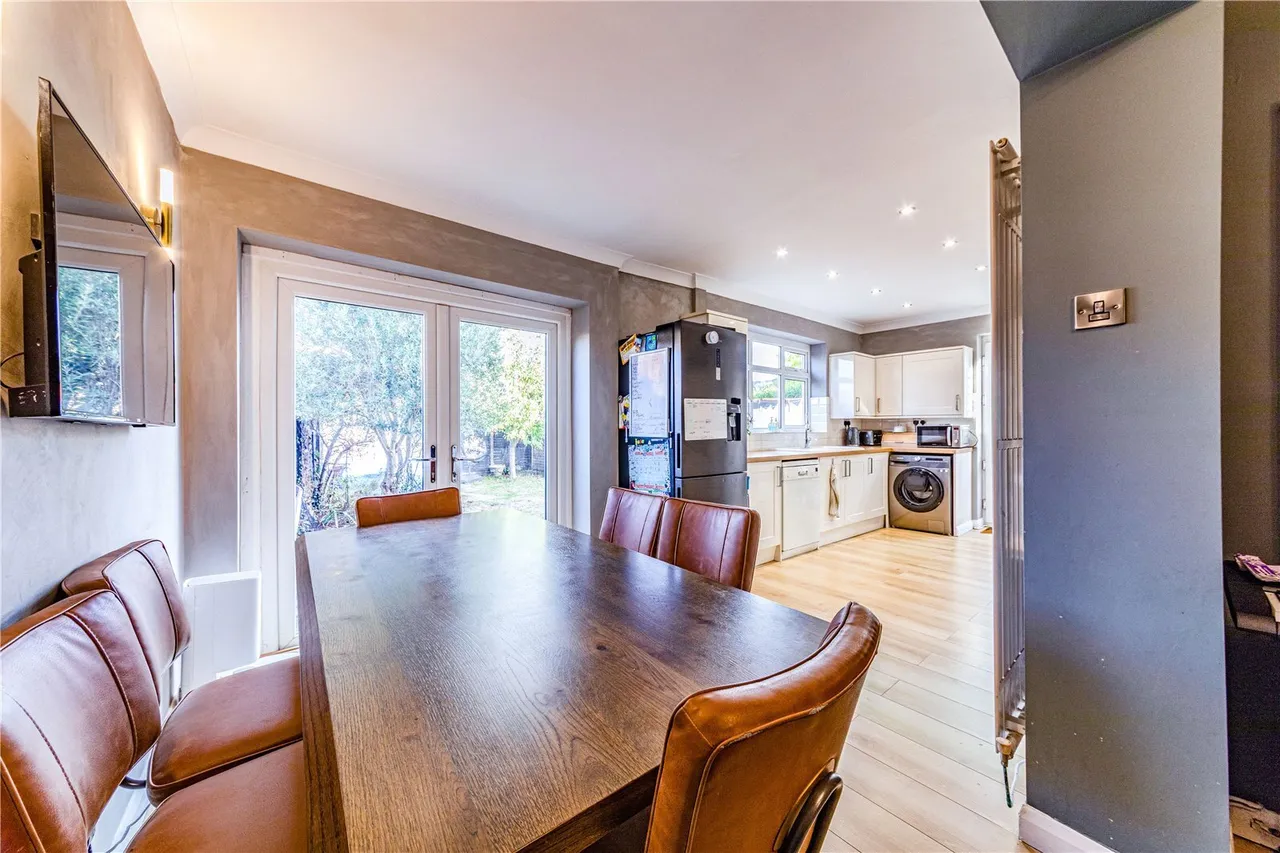 Tewkesbury Close, Byfleet, photo 8