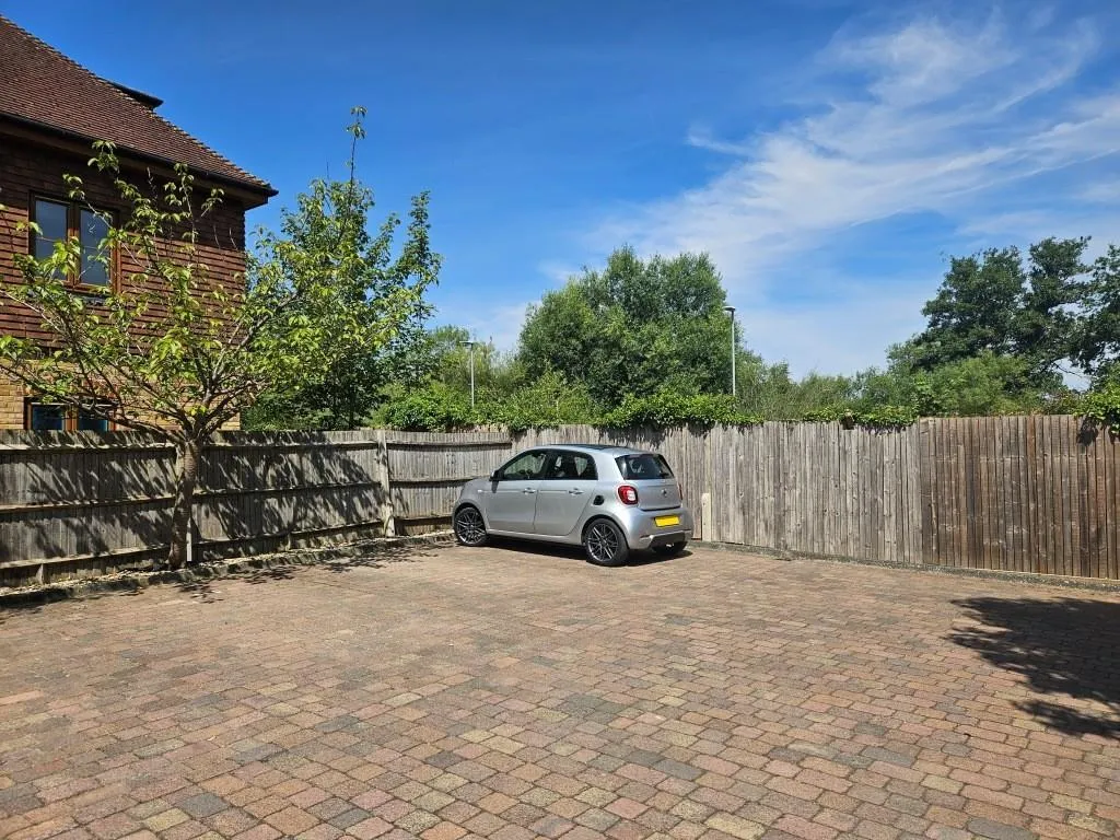 Church Road, Great Bookham, KT23, photo 10