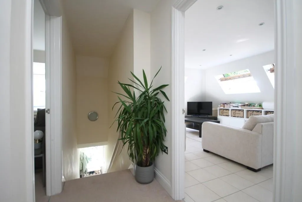 Church Road, Great Bookham, KT23, photo 12