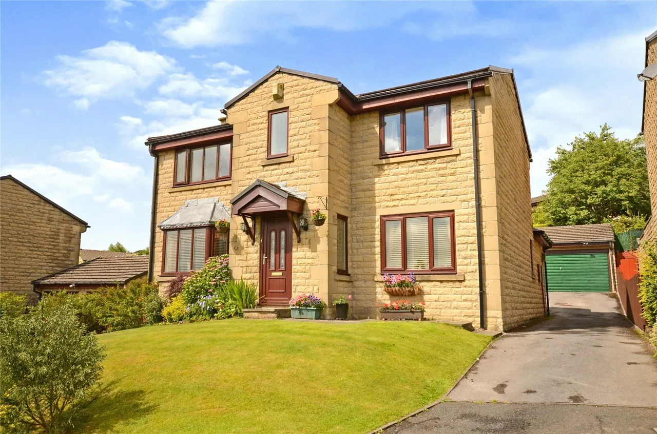 4 bed house for sale — Hockerley Avenue, Whaley Bridge, High Peak, Derbyshire, SK23