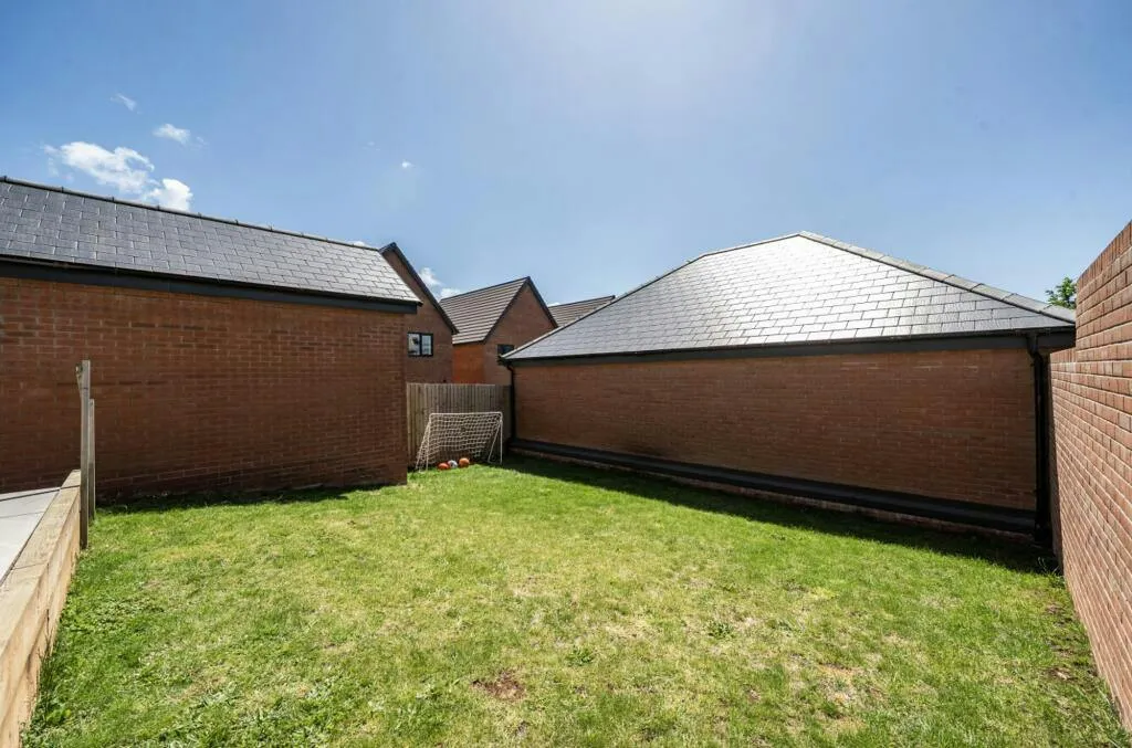 St. Marys Grove, Nailsea, BS48, photo 18