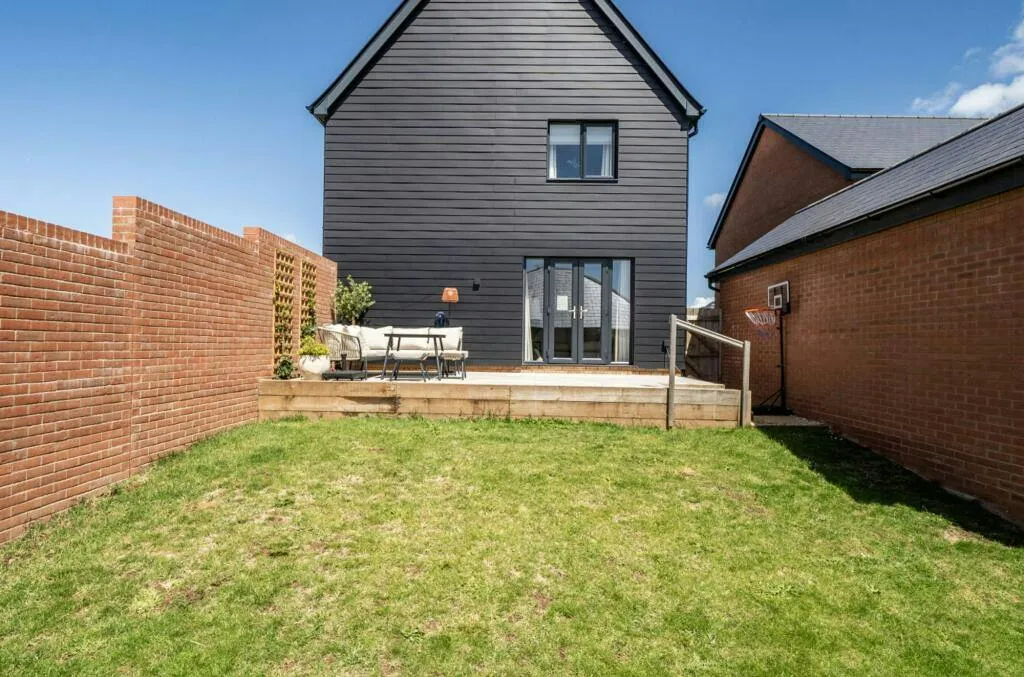 St. Marys Grove, Nailsea, BS48, photo 17