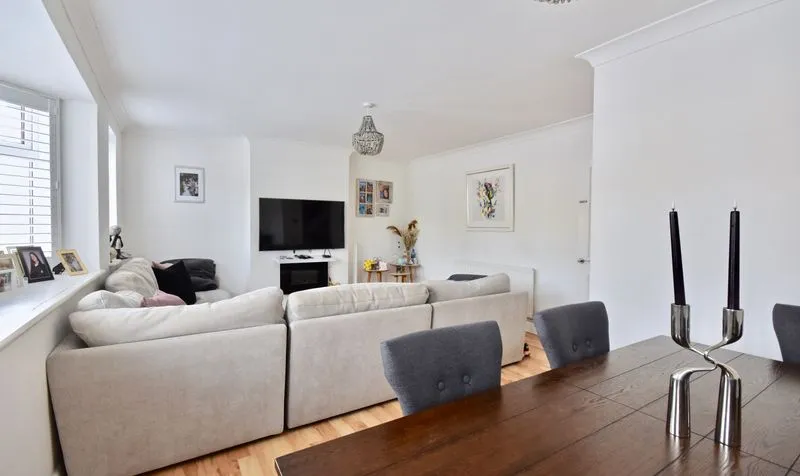 Craddocks Parade, Ashtead, KT21, photo 6