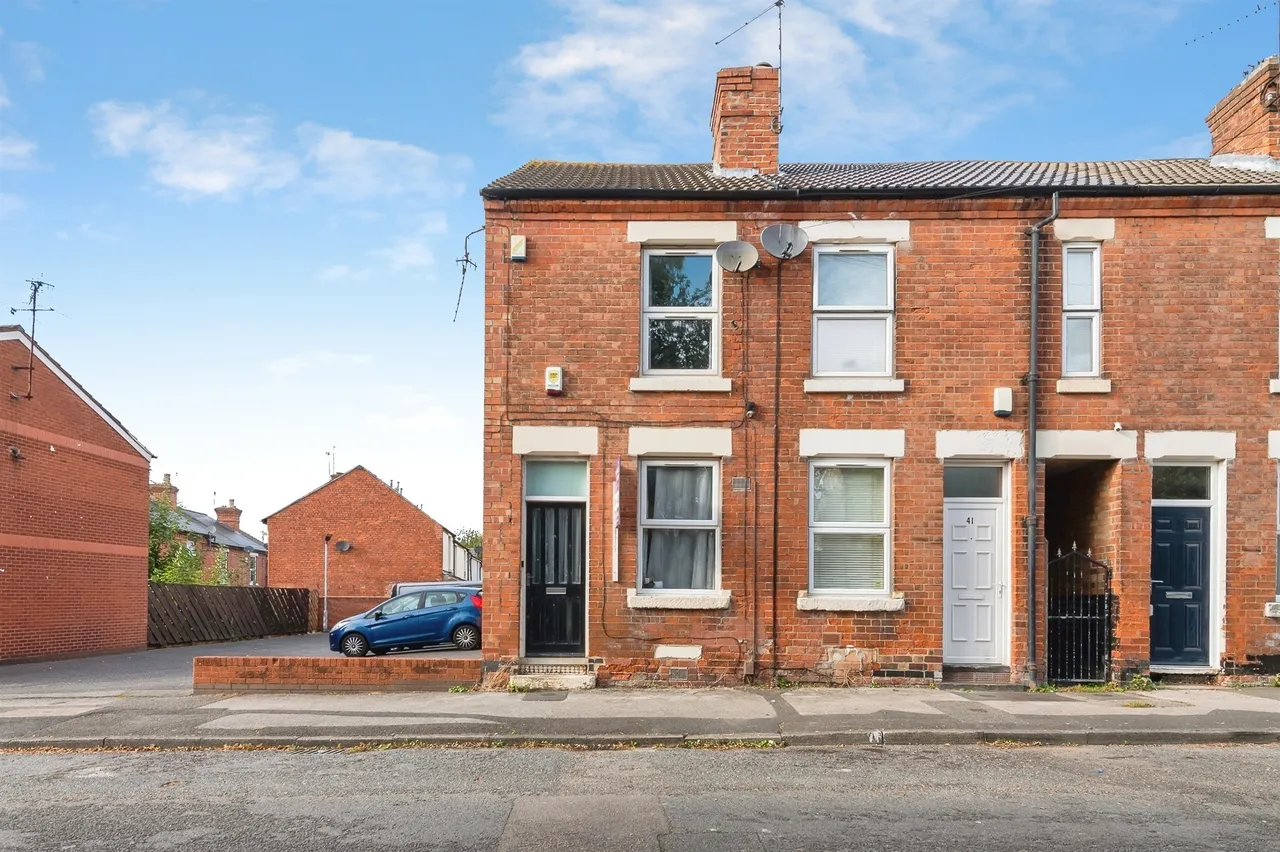 2 bed house for sale, Zulu Road, Nottingham, NG7