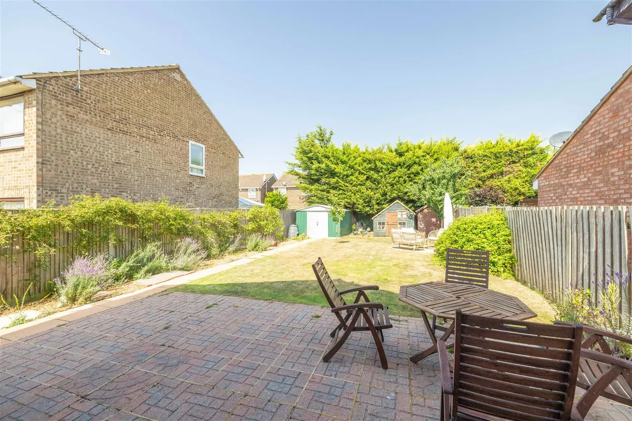 Moor End, Maidenhead, Berkshire, SL6 2YJ, photo 2