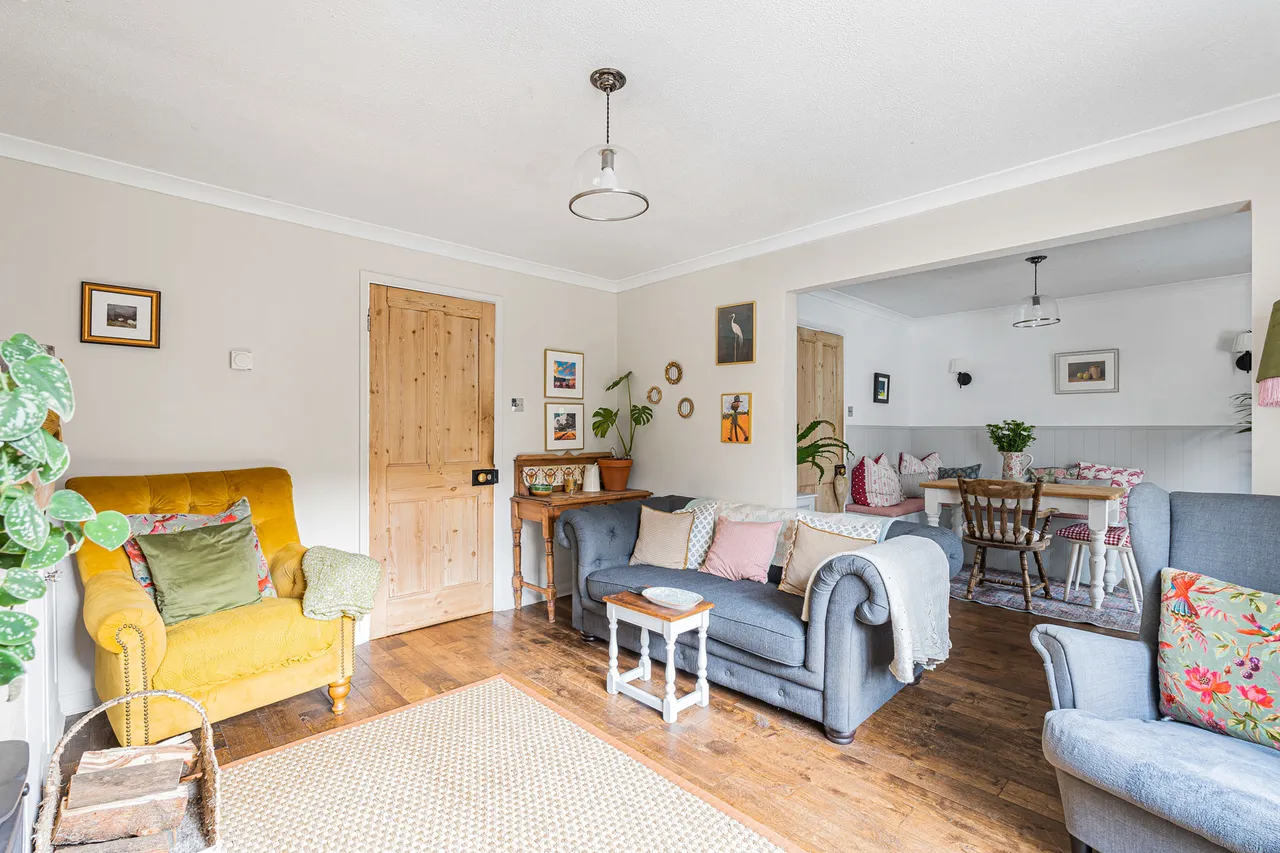 The Street, Hascombe, GU8, photo 11