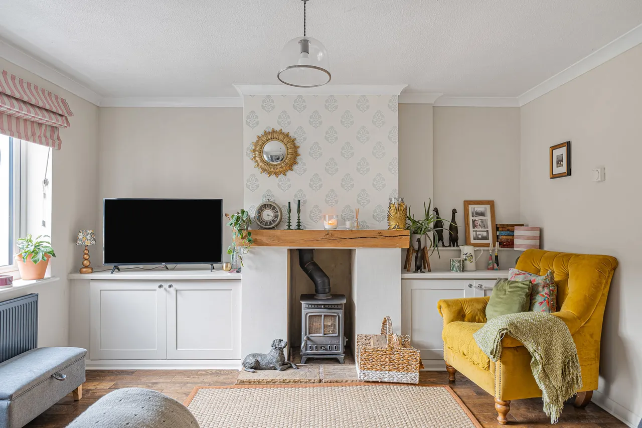 The Street, Hascombe, GU8, photo 13