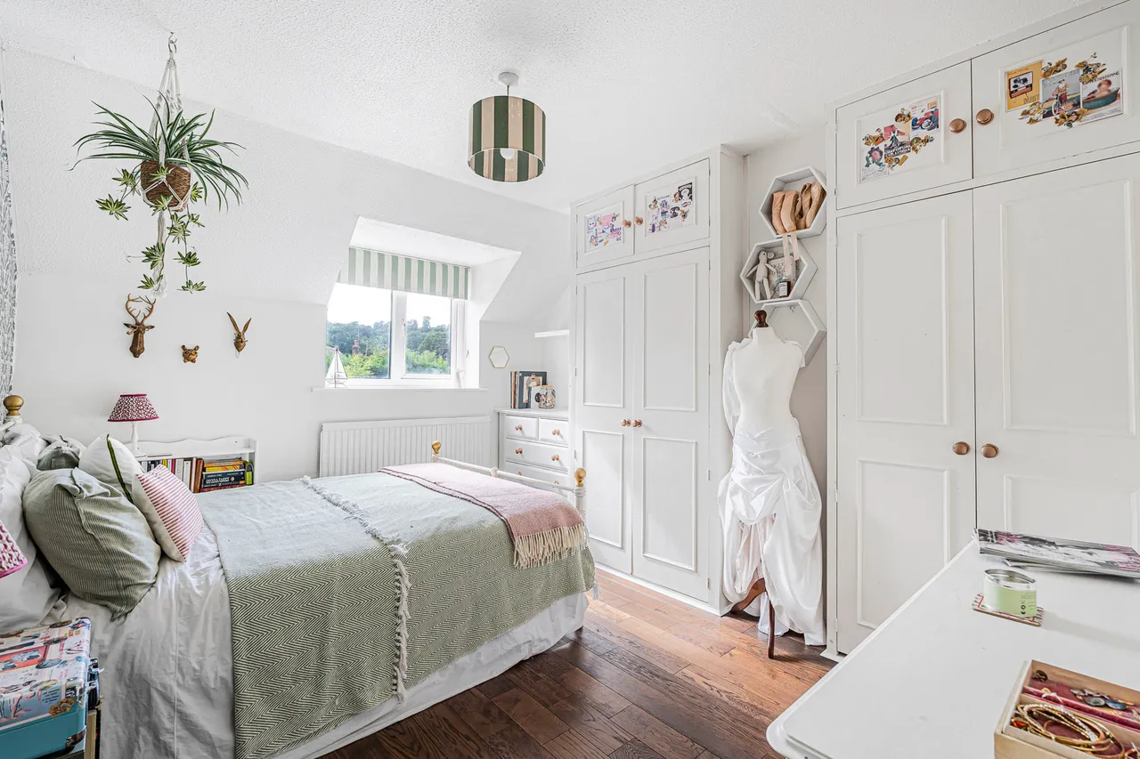 The Street, Hascombe, GU8, photo 20
