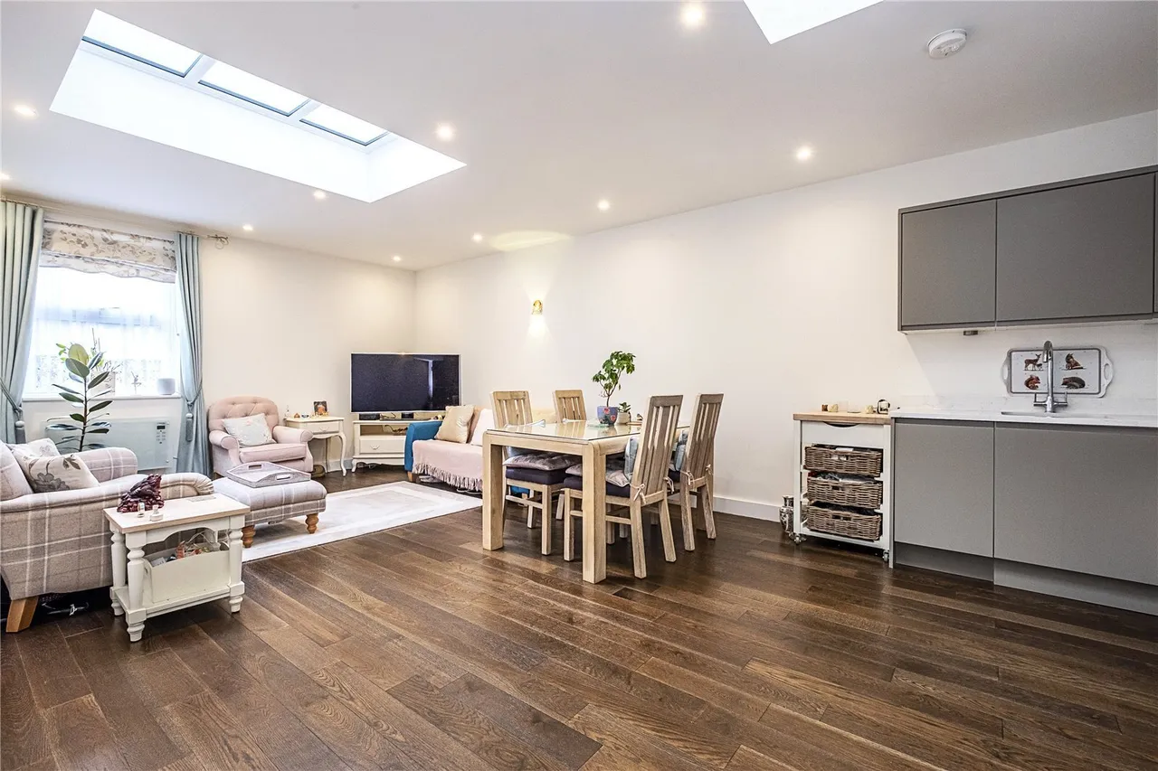 2 bed flat for sale — High Road, Whetstone, N20