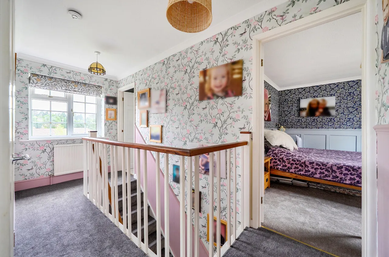 The Crescent, Romsey, SO51, photo 13
