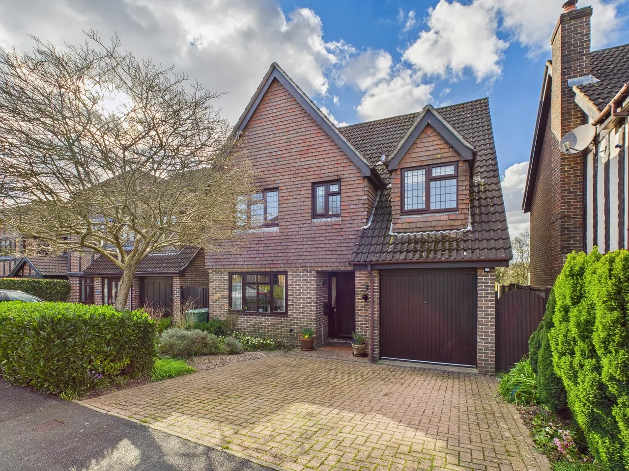4 bed house for sale — Solent Drive, Hatch Warren, Basingstoke, RG22