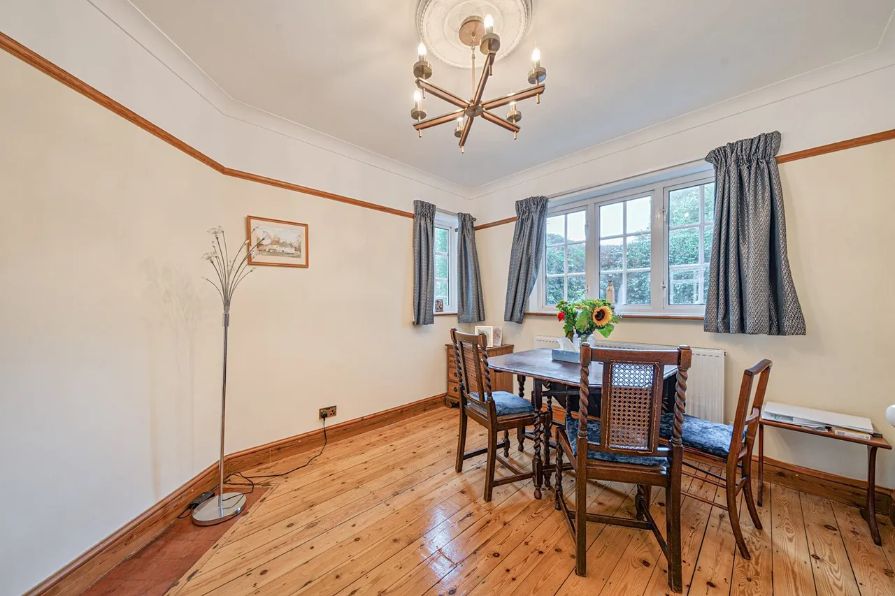 Well Hall Road, SE9, photo 11