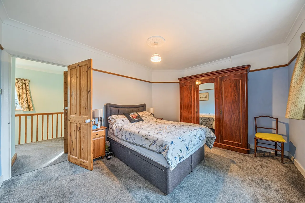 Well Hall Road, SE9, photo 10