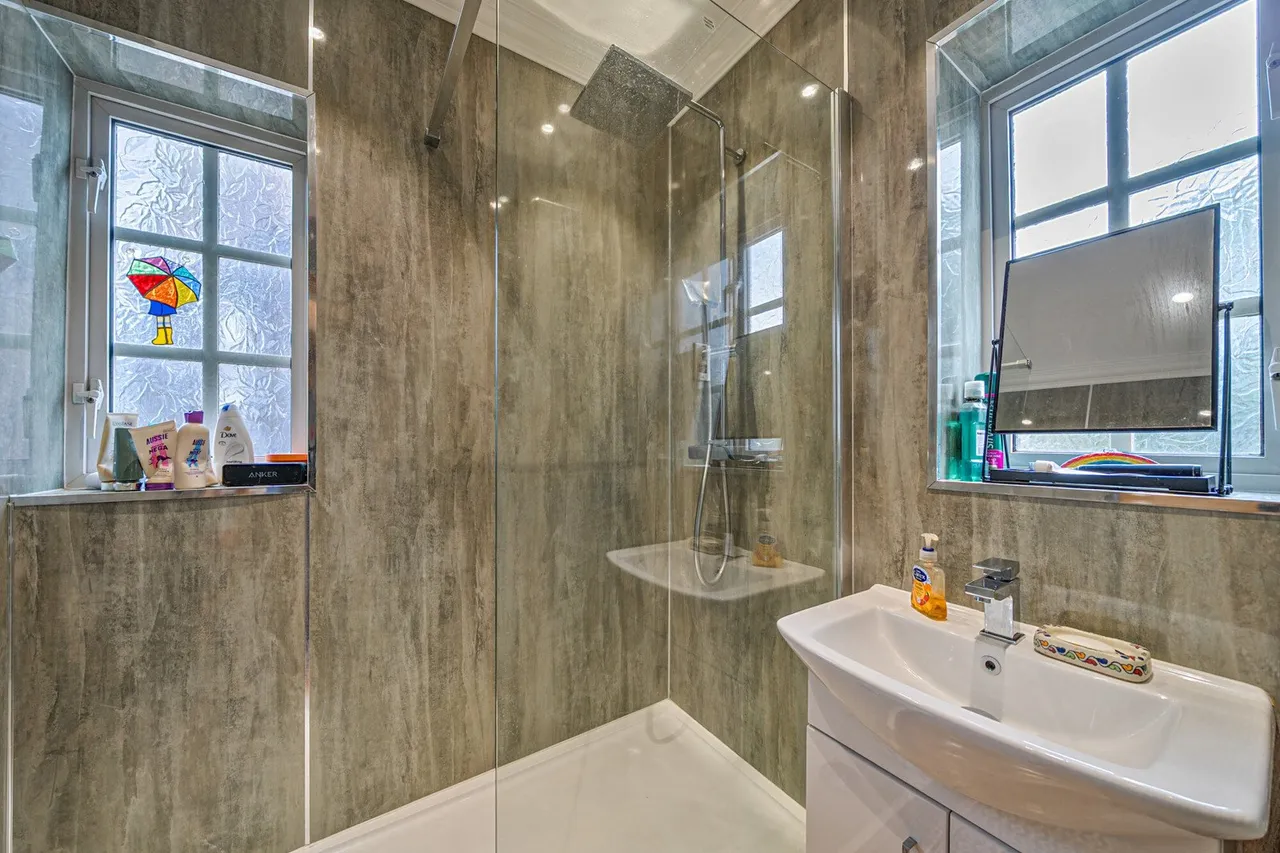 Well Hall Road, SE9, photo 9