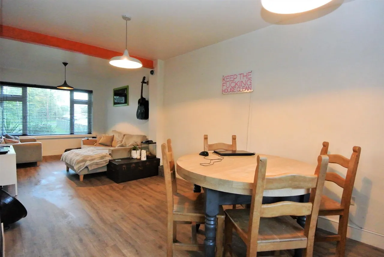 Lindsay Close, Stanwell, Staines-Upon-Thames, London, TW19 7LF, photo 5