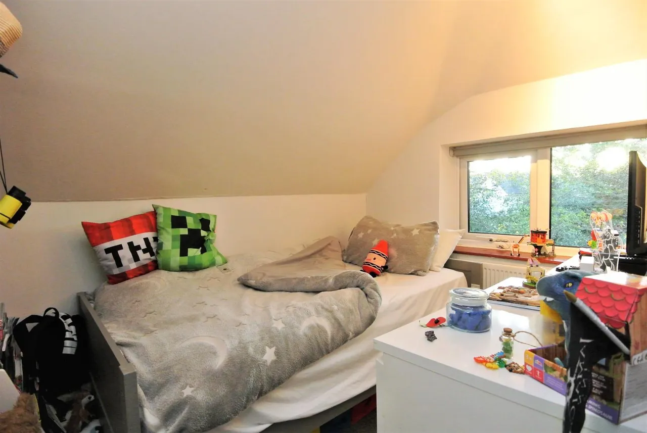 Lindsay Close, Stanwell, Staines-Upon-Thames, London, TW19 7LF, photo 10