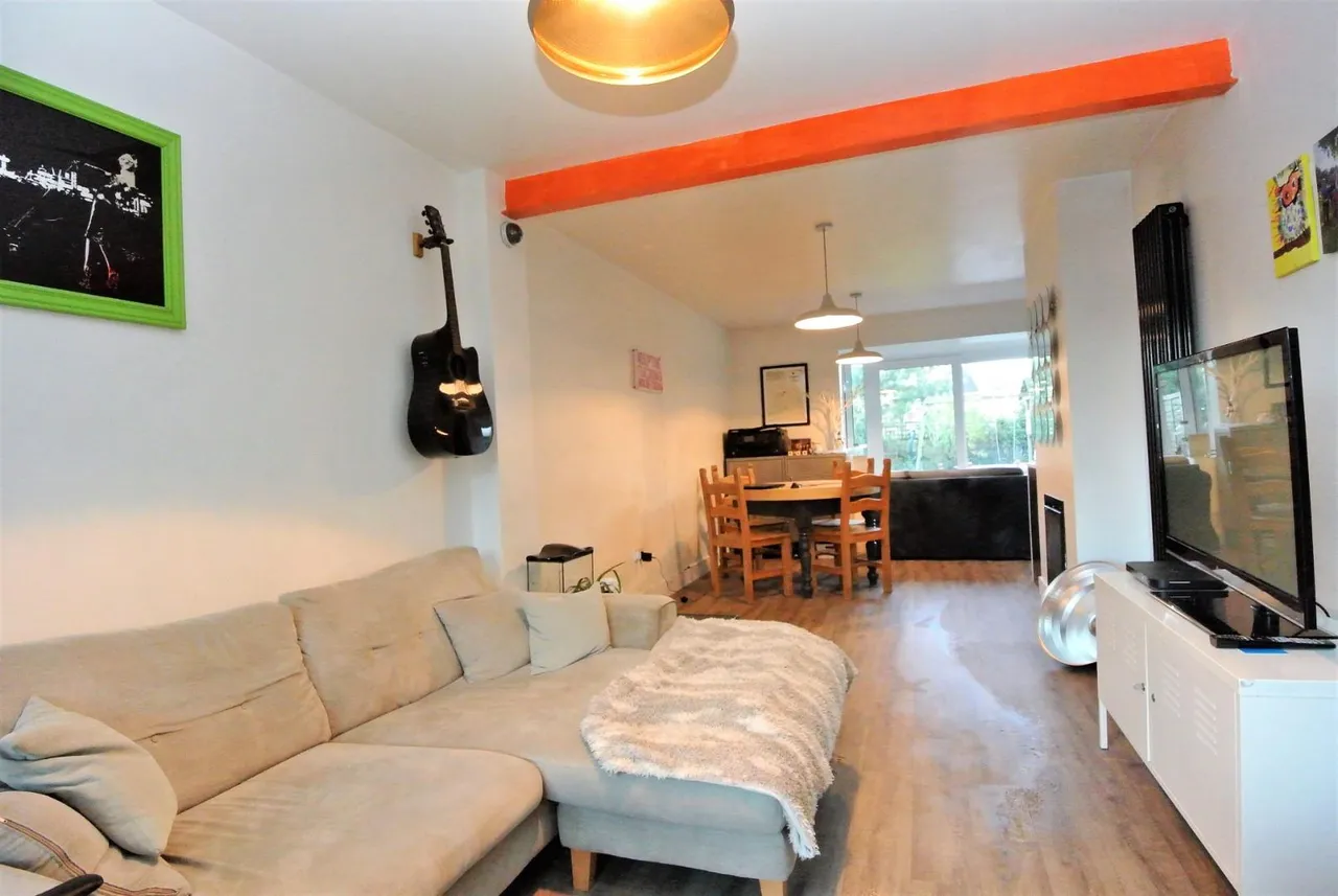Lindsay Close, Stanwell, Staines-Upon-Thames, London, TW19 7LF, photo 4