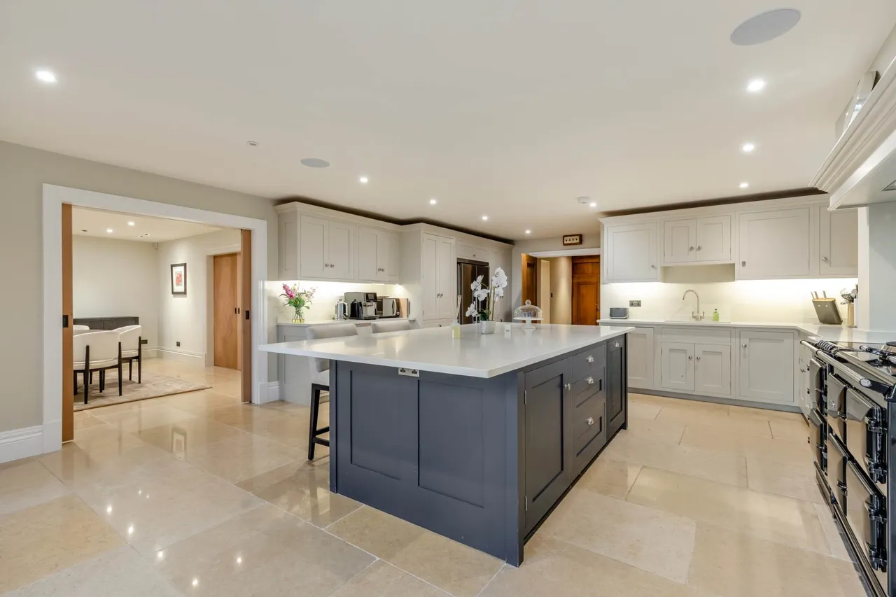 Oving Road, Whitchurch, photo 22