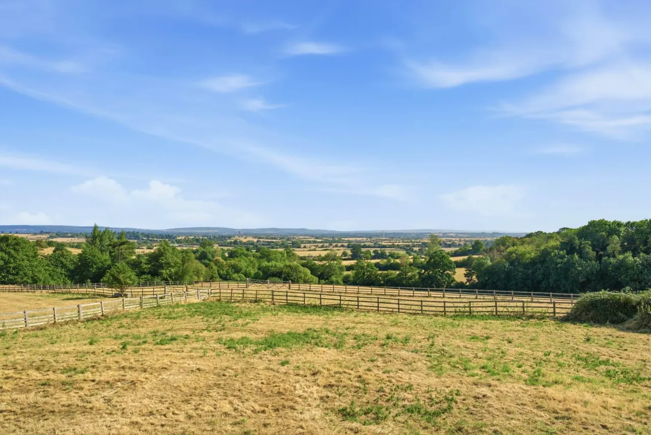 Oving Road, Whitchurch, photo 41
