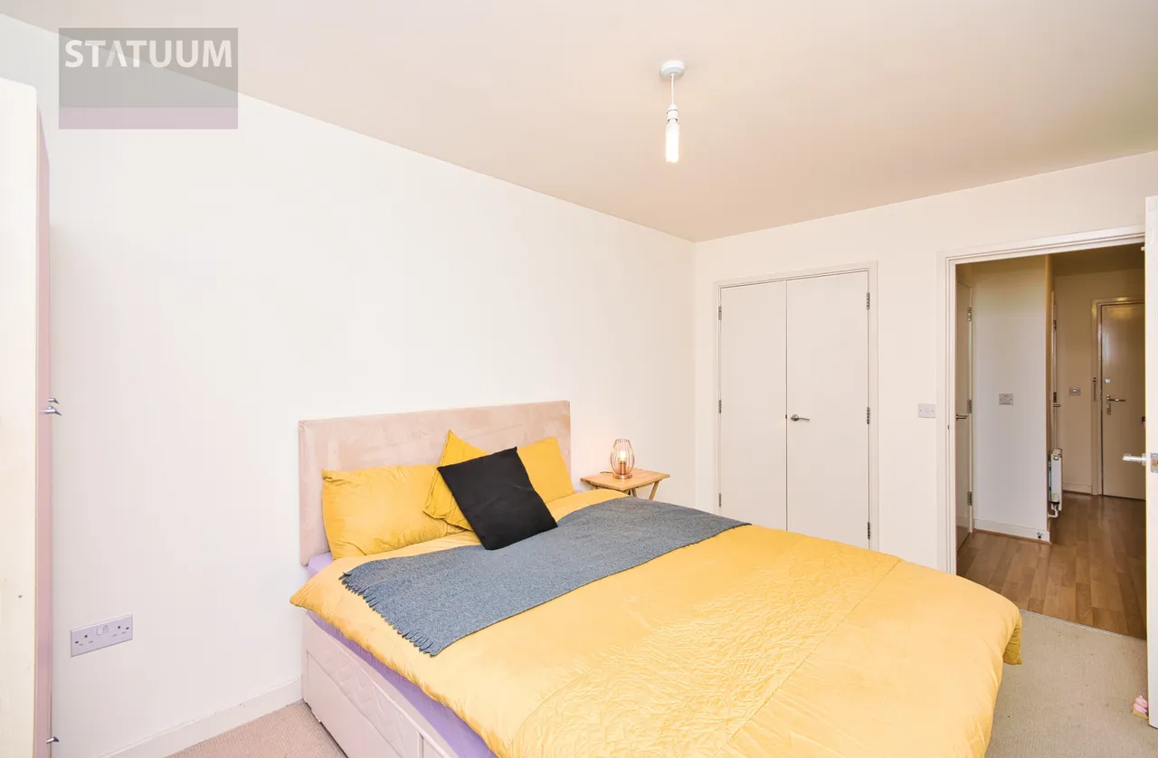 Stratford High Street, Bow, E15, photo 11