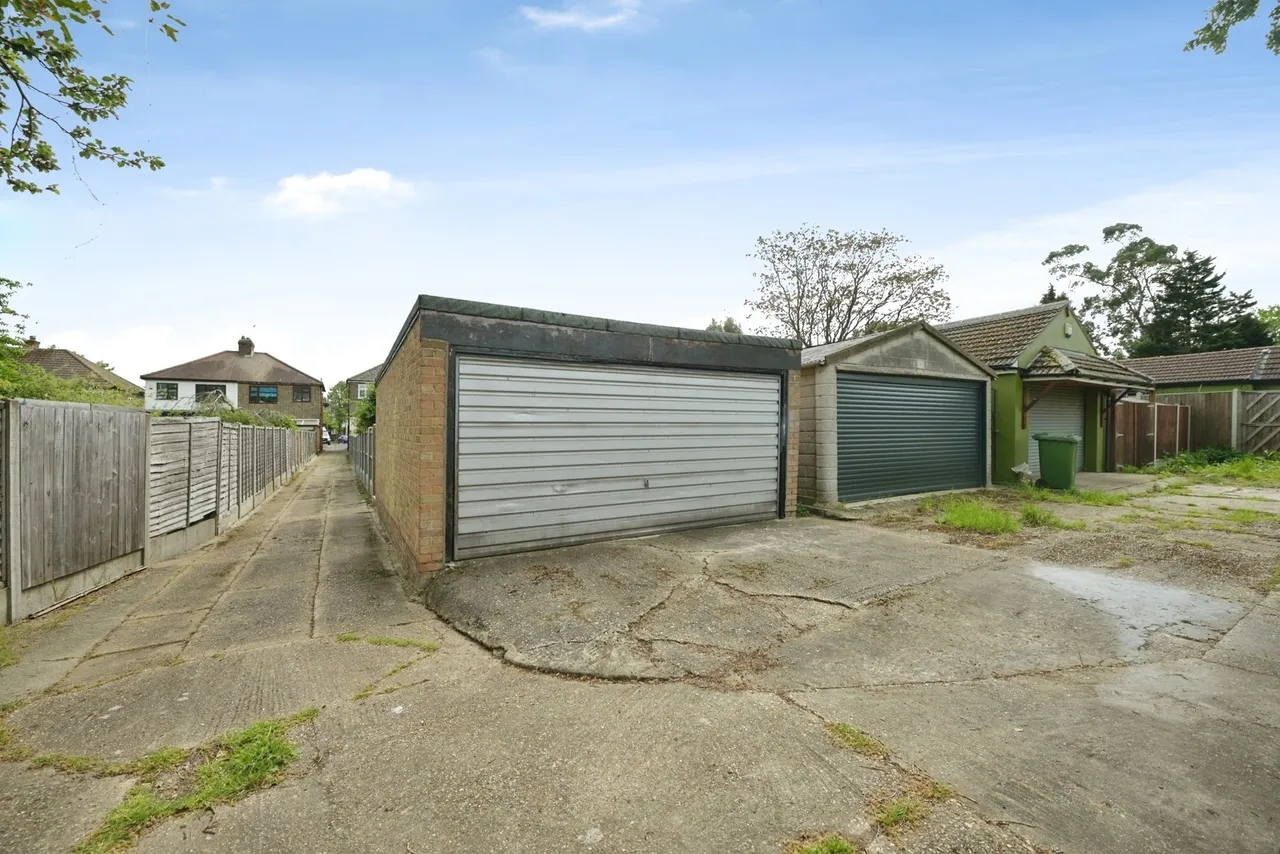 Cross Road, Mawneys, Romford, RM7, photo 3