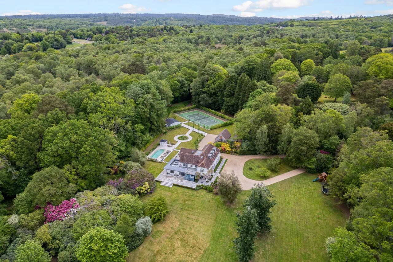 Danley Lane, Danley Hill, Haslemere, Surrey, photo 2