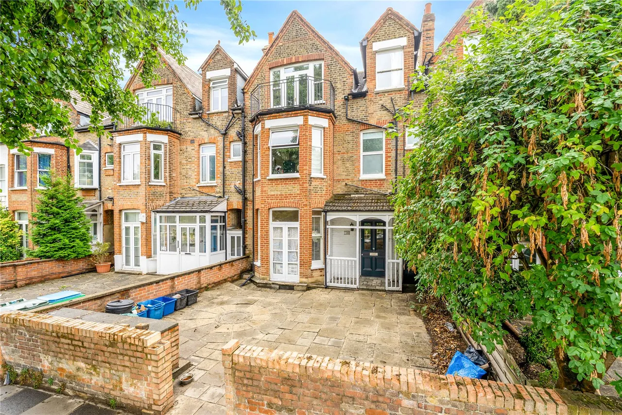 3 bed property for sale — Kew Road, Richmond, TW9