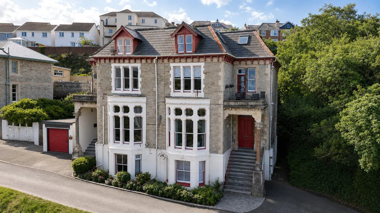 1 bed flat for sale, Barnstaple Road, Ilfracombe, EX34