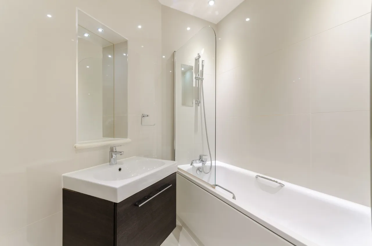 Surbiton, KT5, photo 3