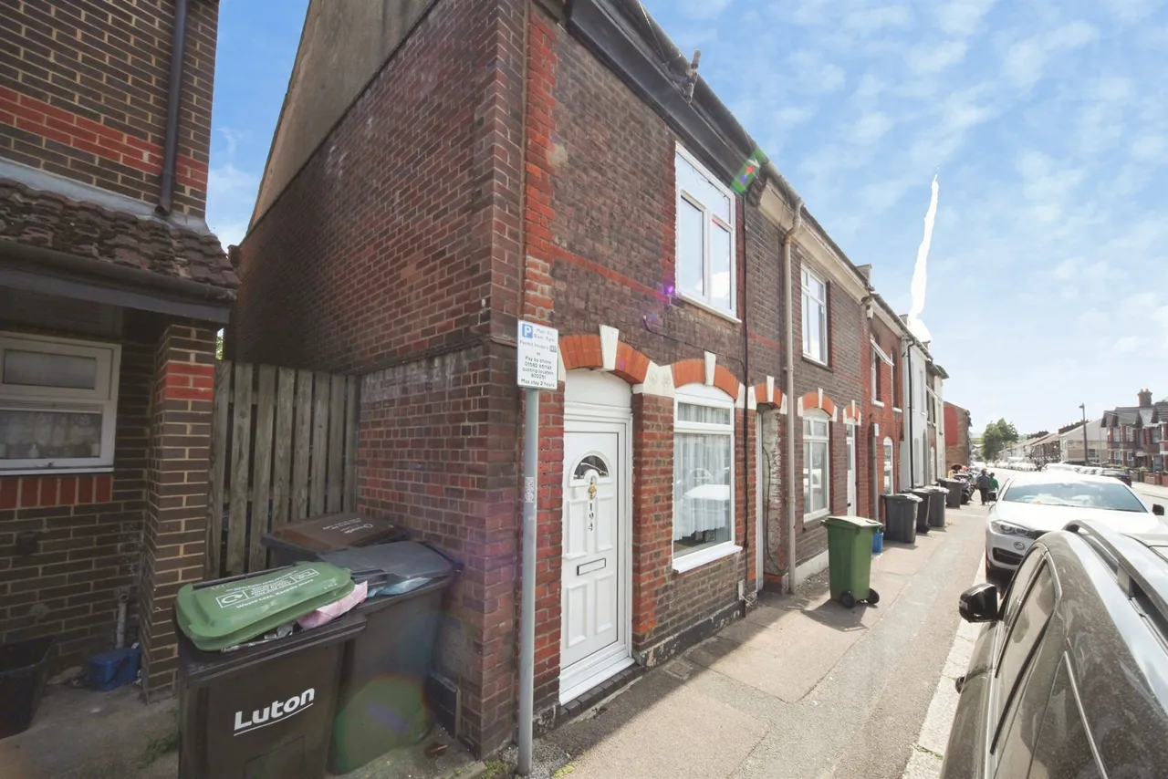 2 bed house for sale, High Town Road, Luton, LU2