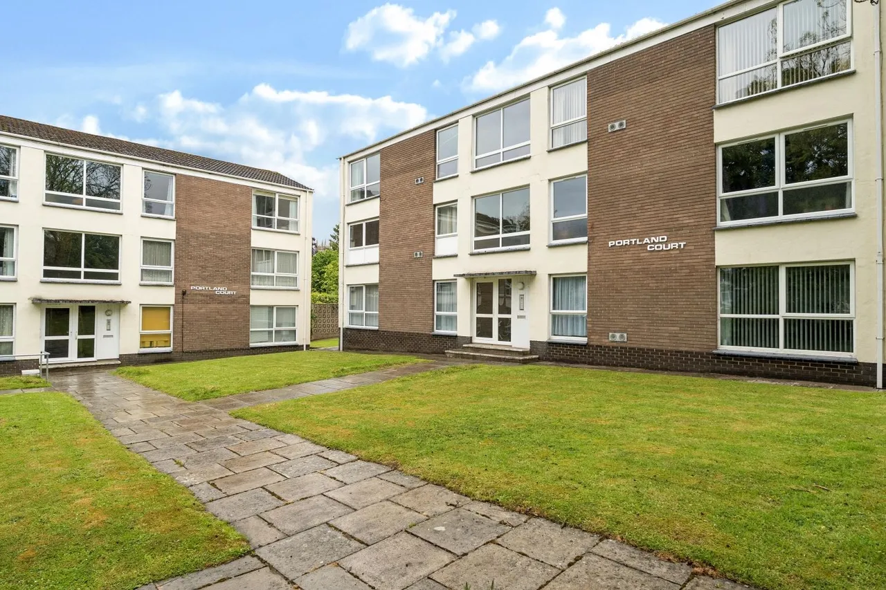 2 bed flat for sale, Victoria Road, Barnstaple, EX32