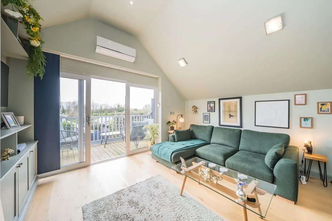 Thames Street, TW16, photo 6