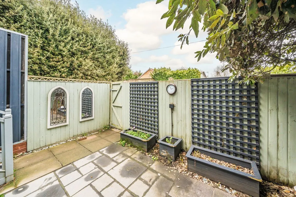 Thames Street, TW16, photo 9