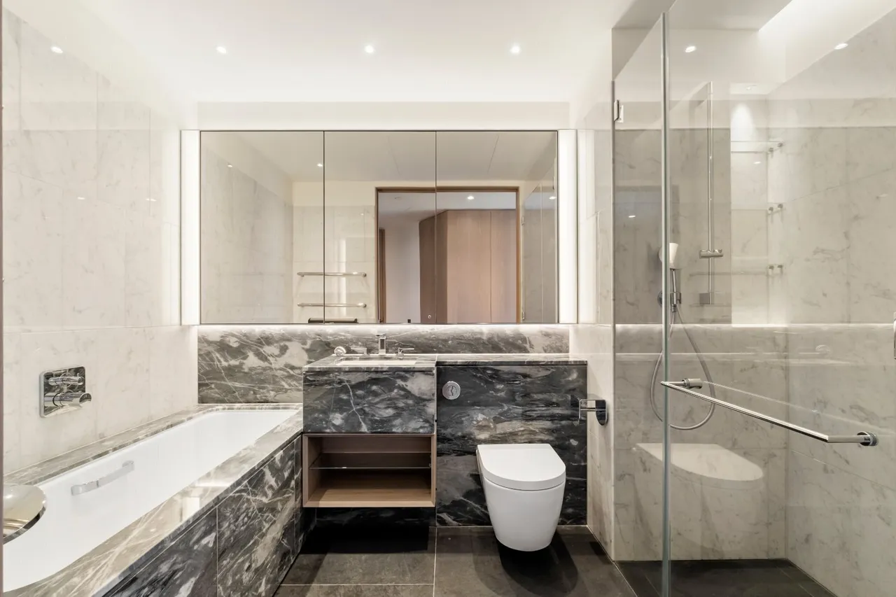 2 bed flat to rent, Nine Elms Lane, London, SW8