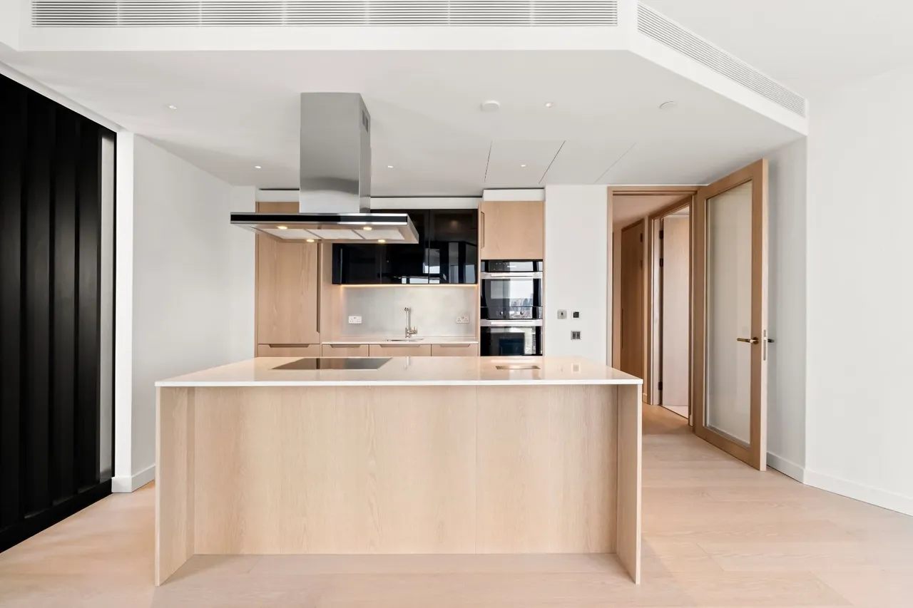Nine Elms Lane, London, SW8, photo 10