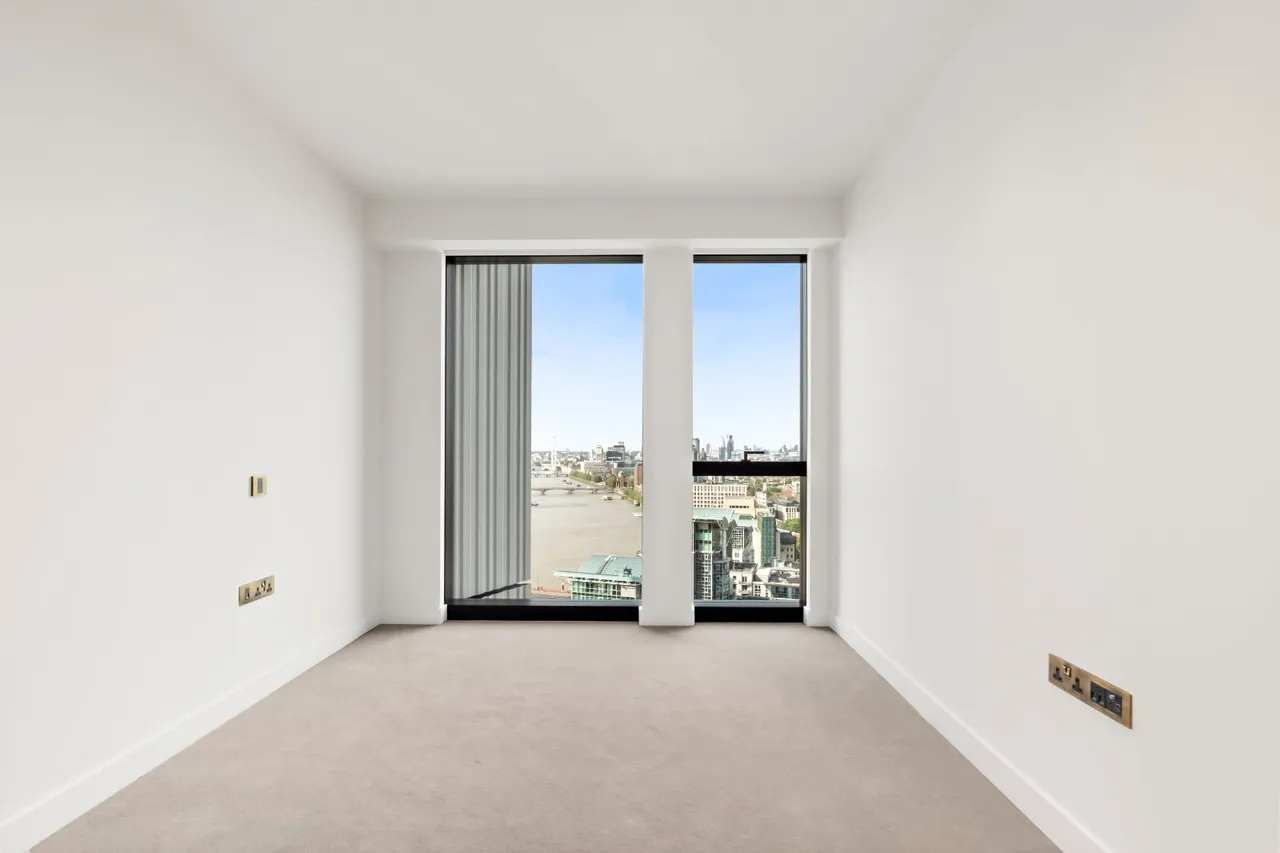 Nine Elms Lane, London, SW8, photo 3