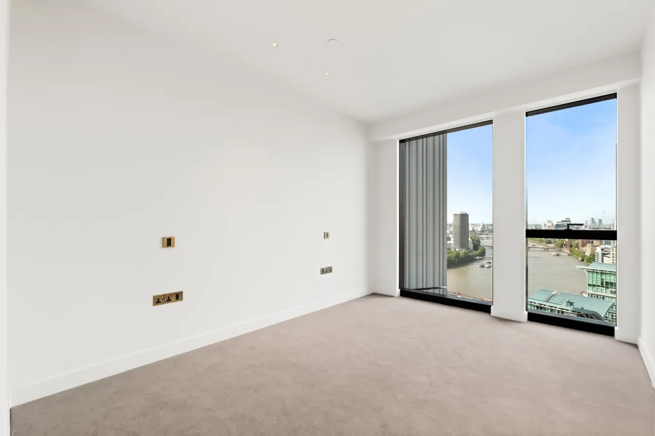Nine Elms Lane, London, SW8, photo 2