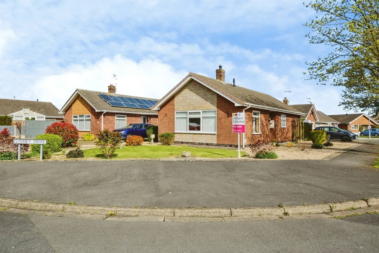 3 bed house for sale, Melbourne Drive, Skegness, PE25