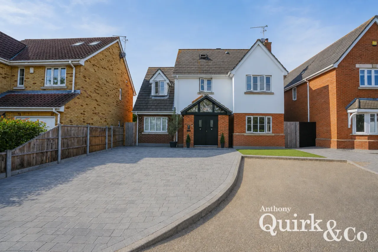 5 bed property for sale, Magnolia Close, Canvey Island, SS8