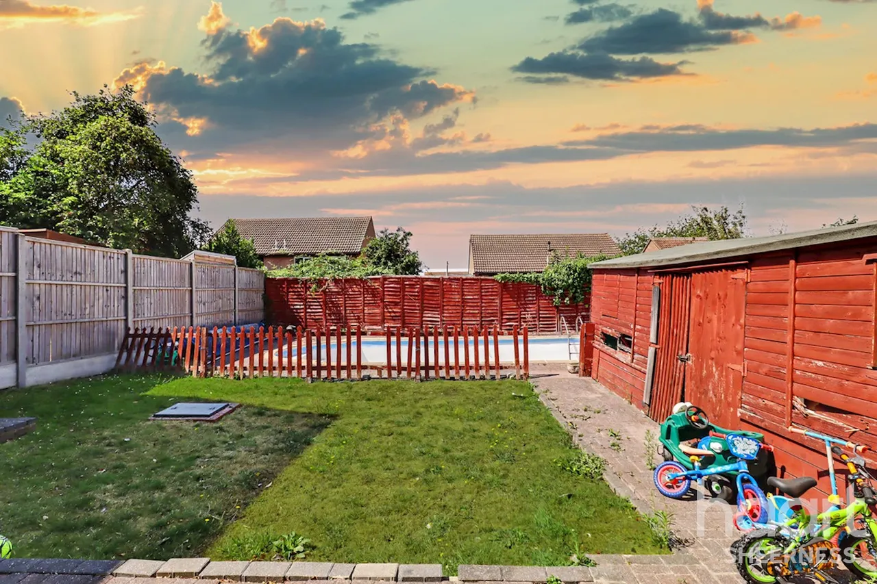 Waverley Avenue, Minster, ME12, photo 5